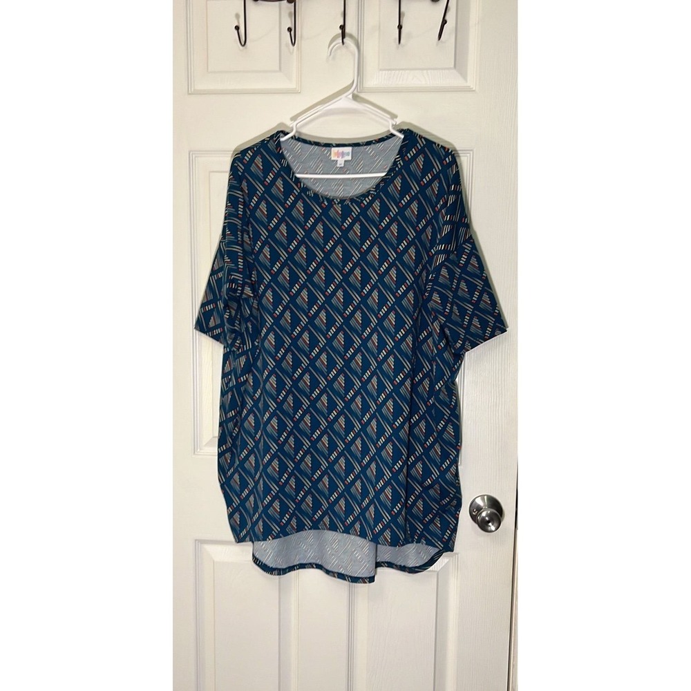 M LuLaRoe Irma Tunic Women Medium Blue Geometric Diamond High Low Short Sleeve